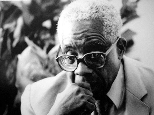 http://www.pierdelune.com/cesaire.jpg